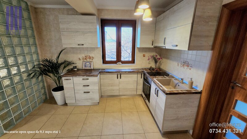 Vila lux, 350mpu, S+P+E+M, 2 garaje, crama, office, 2 bucatarii, 2 intrari