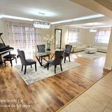 Vila lux, 350mpu, S+P+E+M, 2 garaje, crama, office, 2 bucatarii, 2 intrari